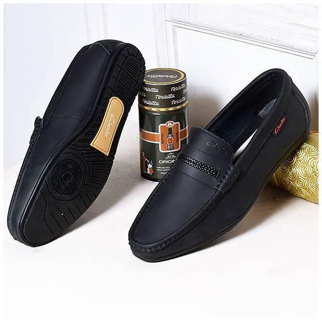 Clarks Classic Men's Clarks Loafers Shoe - Black