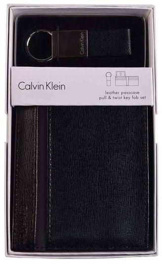 محفظة جلدية ثنائية الطي مع مفتاح للرجال من كالفن كلاين- اسود- 79485