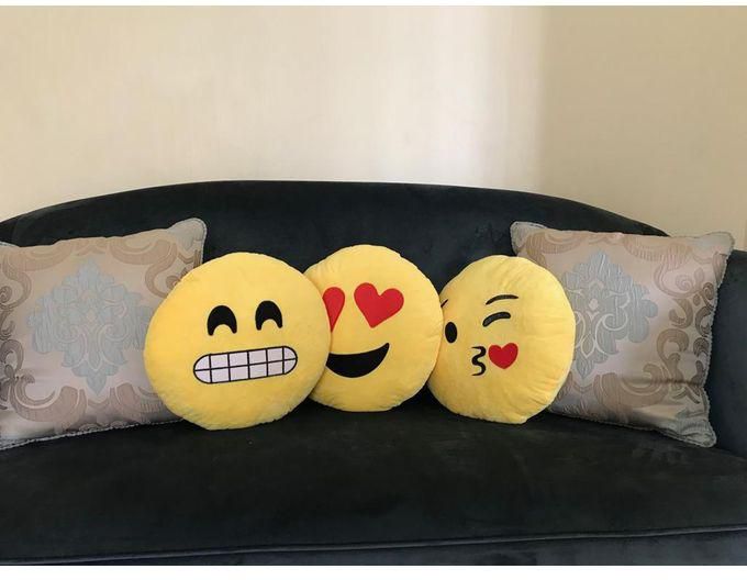 Loving Heart Emoji Throw Pillow Fun Home Party Decorative Pillows