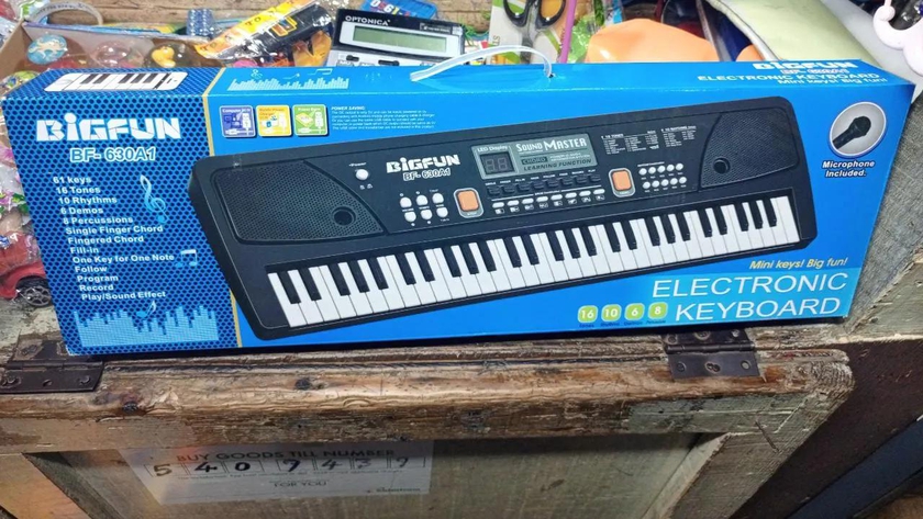 61 keys Electronic Keyboard
