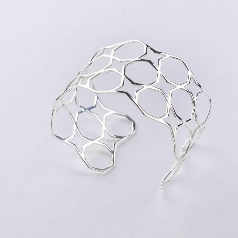 Eight-pointed lattice bracelet