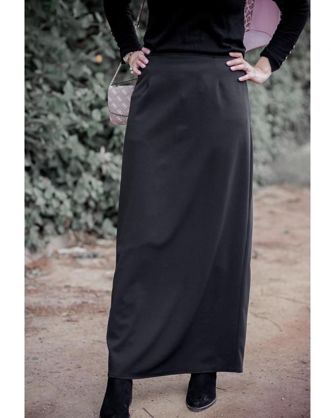 Violeta Black Straight Skirt