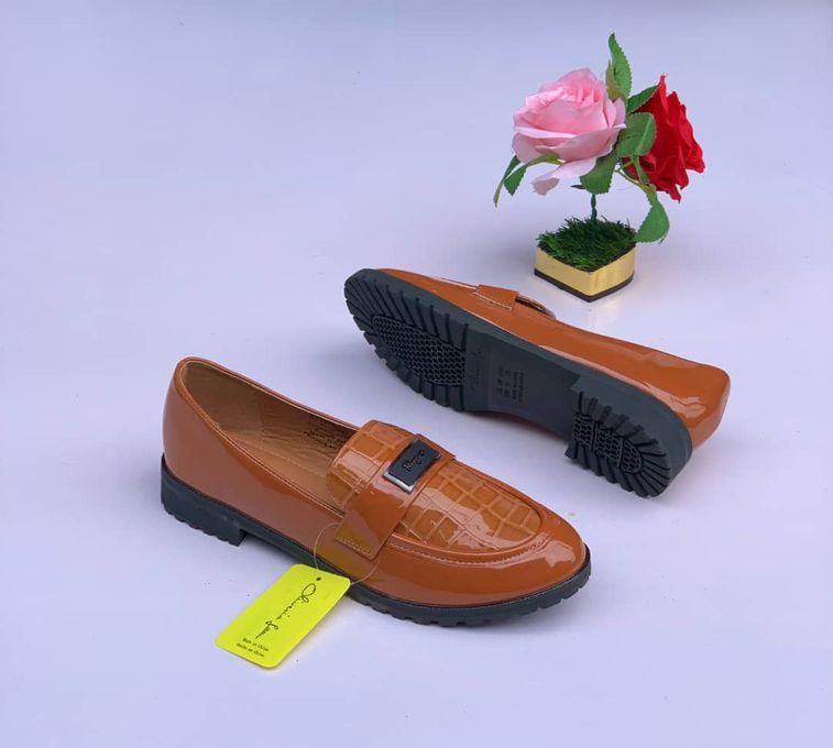 Unique Classic Ladies Slip-on Flat Shoes - Brown