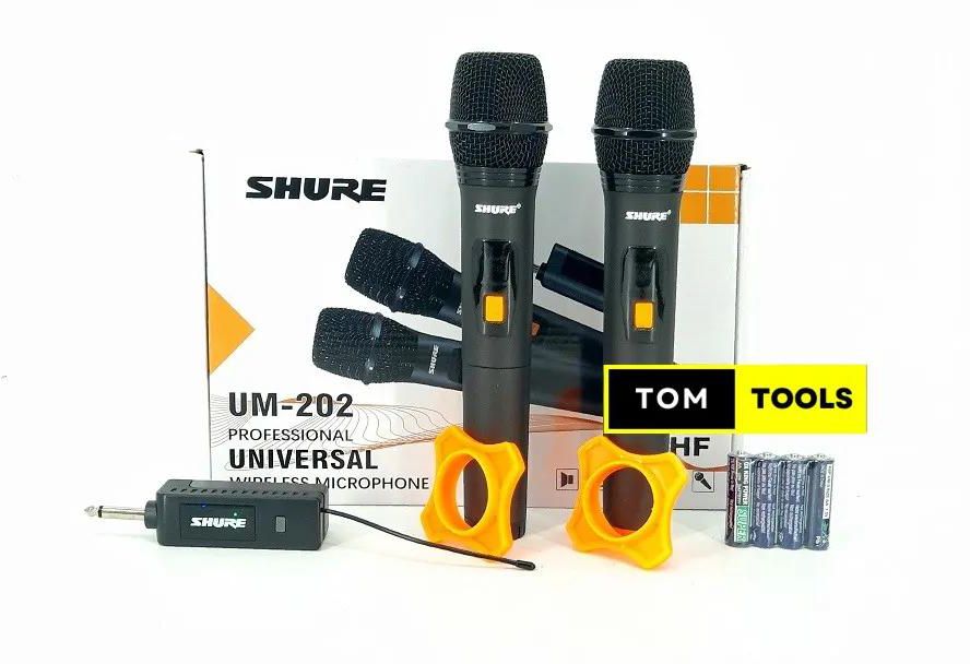 Shure UM202 UHF Dual Wireless Microphone System with Rechargeable Receiver