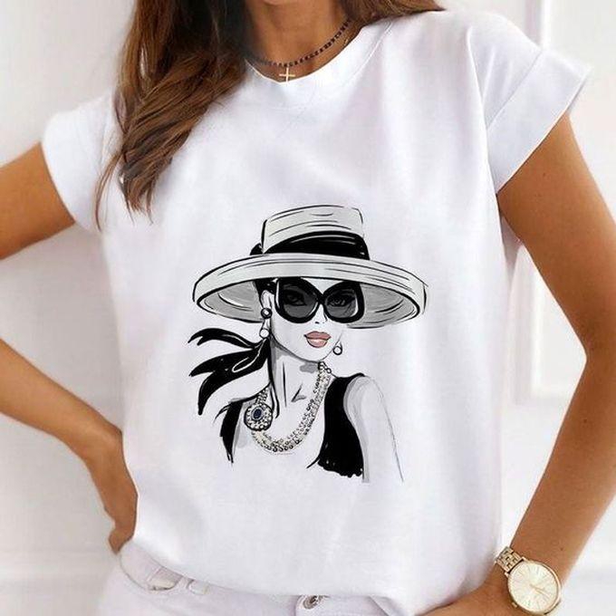 Fashion Lady Black Hat White Tshirt