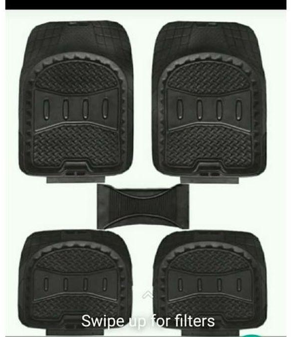 Universal 5 Pieces Car Foot Mat Carpet For Saloon Car/SUV Black
