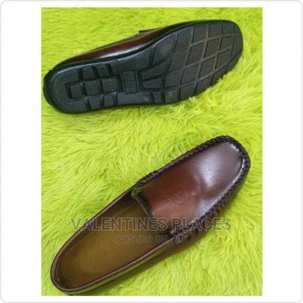 pure leather men`s official loafers shoes -brown