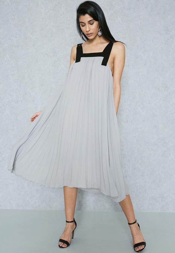 Contrast Detail Pleated Dress
