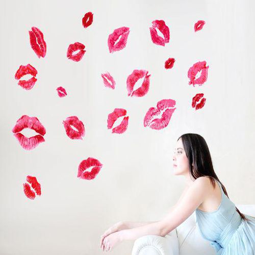سعر ومواصفات Home Decor Vinyl Wall Sticker Y Red Lips Kids Room Decal Art Mural Wallpaper من Souq فى مصر ياقوطة - Red Wallpaper For Walls Designs