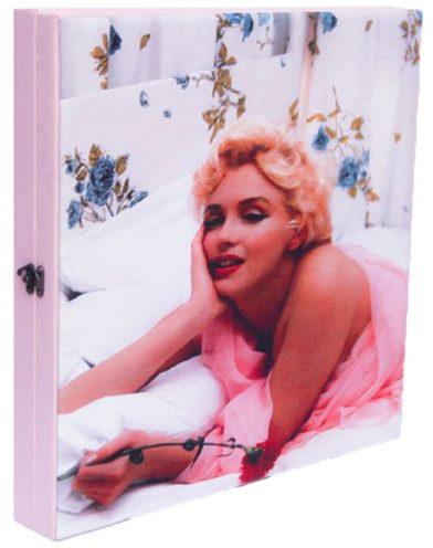 Marilyn Monroe in Pink Accessories box