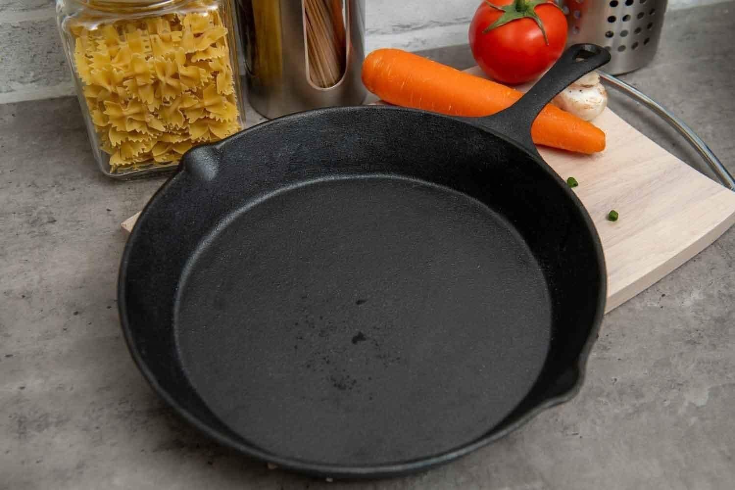 PAN Home Ferric Cast Iron Fry Pan, Black, 30 cm