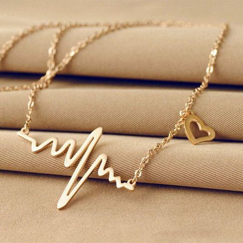 Fashion Necklace Love Shaped Titanium Steel Heartbeat Lockbone Chain Heart Pendant Necklace Female Retro Necklace Jewelry Accessorie(Gold)