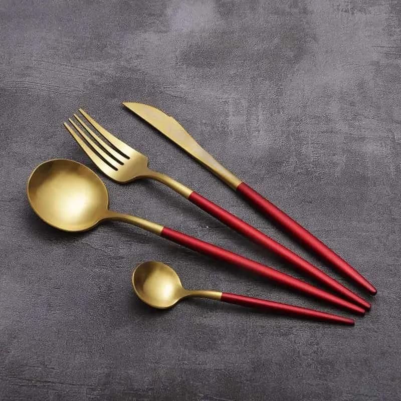 Goldish kitchen cutrly set.6pcs table spoons,6pcs butter knifes,6pcs forks and 6pcs tea spoons