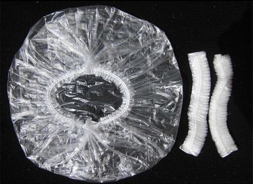 قبعة استحمام (15 قطعة) - شفافة, من البلاستيك, مقاومة للماء, بتصميم عملي بسيط