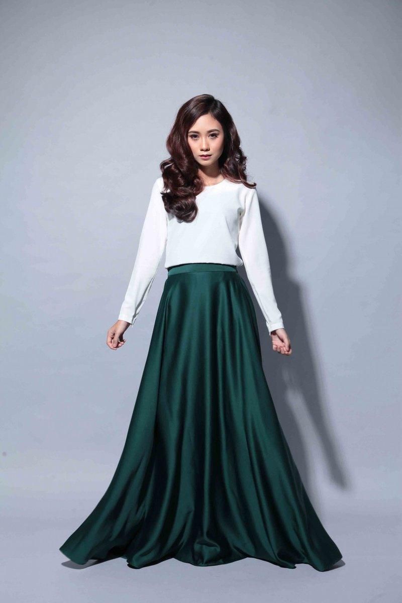 Flare Satin Skirt - 4 Sizes (Emerald Green)