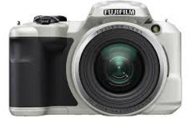 Fujifilm S8600 Digital Camera + Case +  Memory Card 4 GB - White