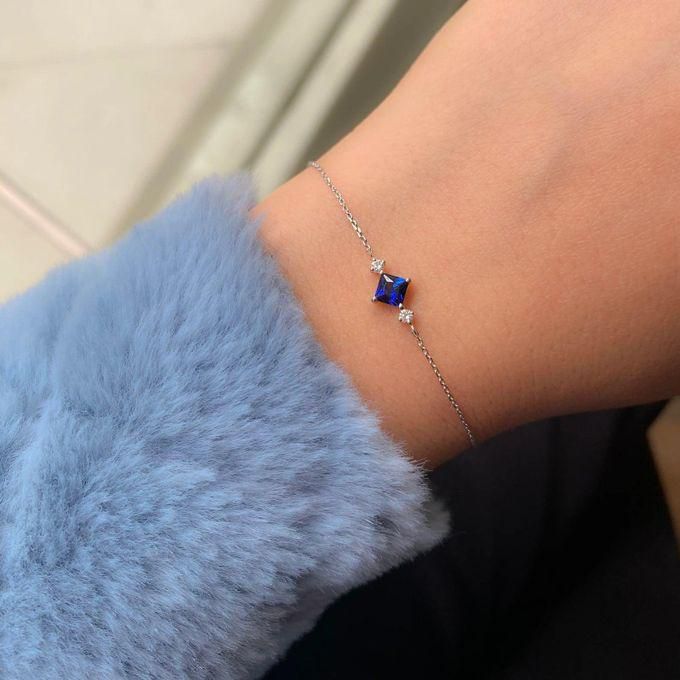 Artsy Blue sapphire stone bracelet-Silver