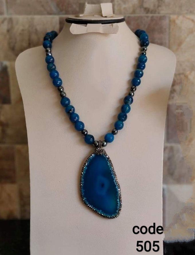 A Women's Necklace Of Natural Agate. A Necklace Of Natural Agate