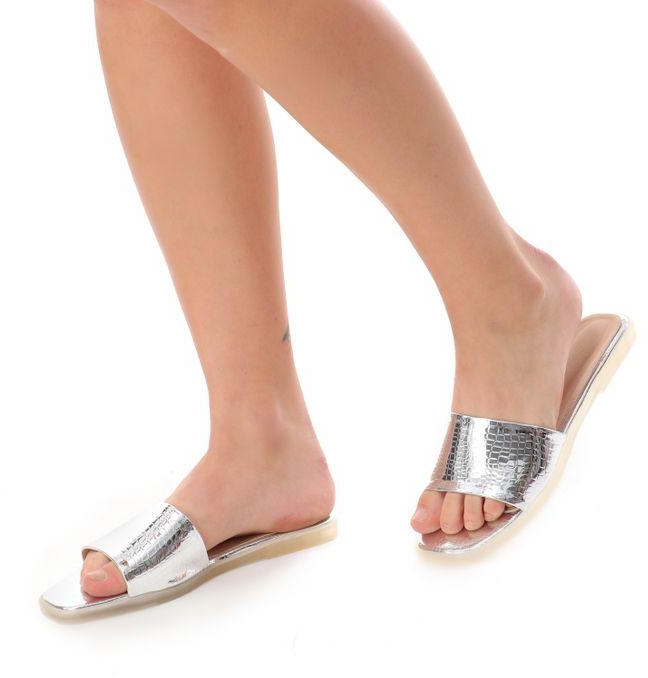 xo style Relax For The Sun With An Attractive Slipper - Silver