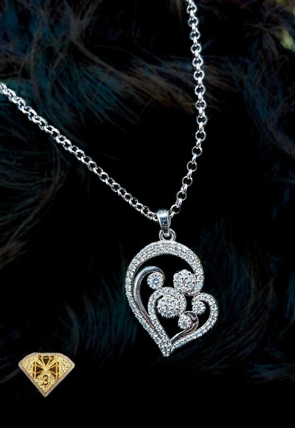 3Diamonds High-Quality Platinum-Plated Heart Pendant Necklace With Zircon Stone