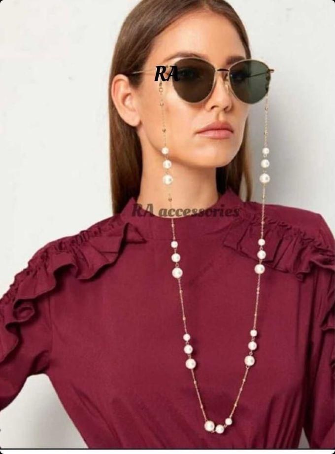 RA accessories Women Eyeglasses Golden Metal Chain With Pearls Also Use As Necklace