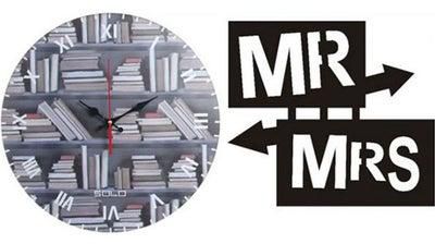 B98912 ساعة حائط بعقارب خشبية دائرية مع لوحة حائط خشبية بعبارة "Mr & Mrs" متعدد الألوان 40سم