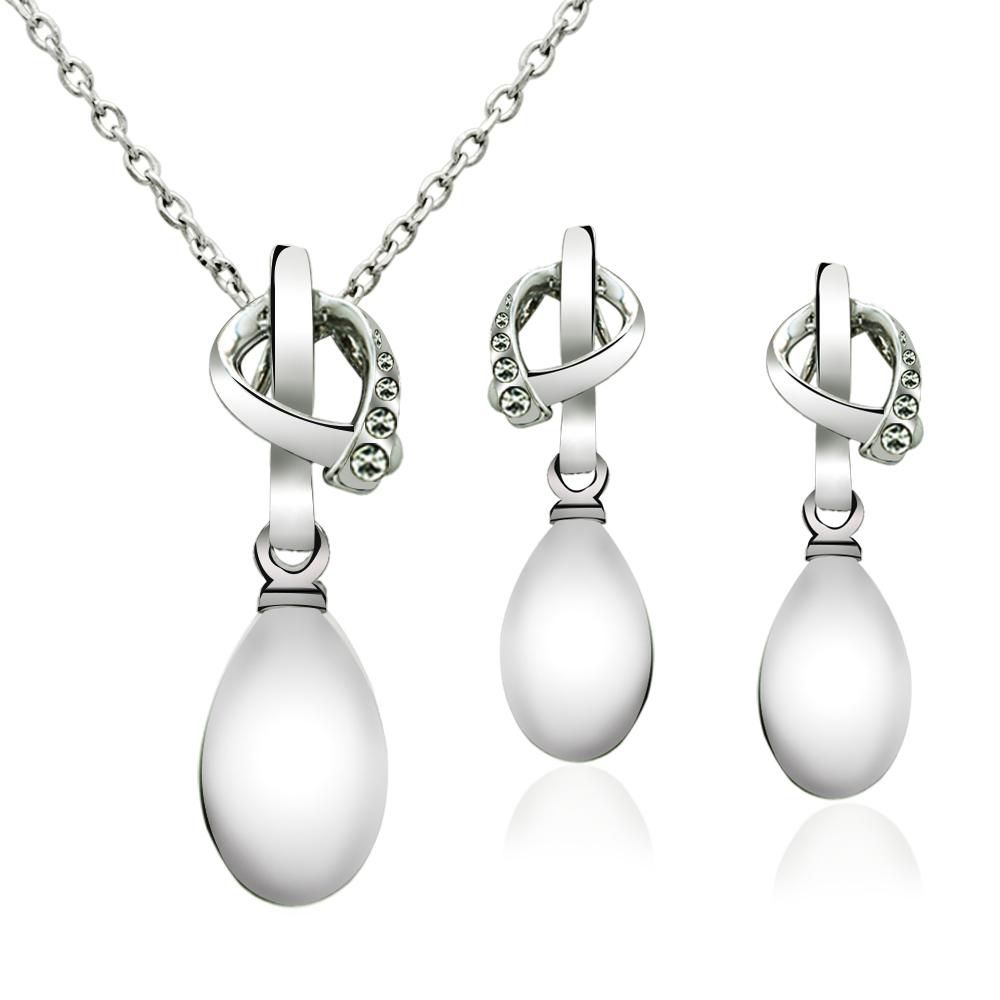 18K White Gold Plated Pearl Pendant Set