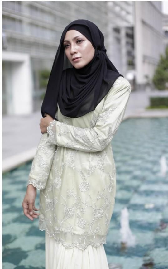 Aminas Muslim Dress Baju Kurung Border Design Embroidery Lace - 3 Sizes (White)