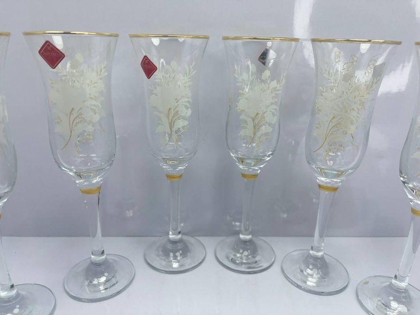 A Set Of Transparent Fizz Cups, Golden Restaurant, 6 Pieces, High Quality Material