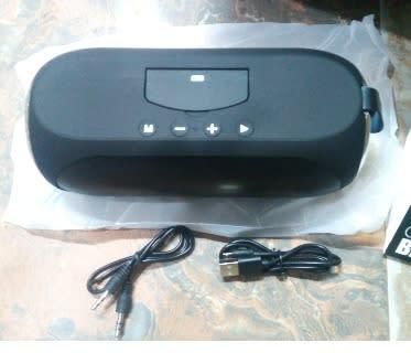 Good Bass Portable Bluetooth & USB Play Wireless Speaker - Black