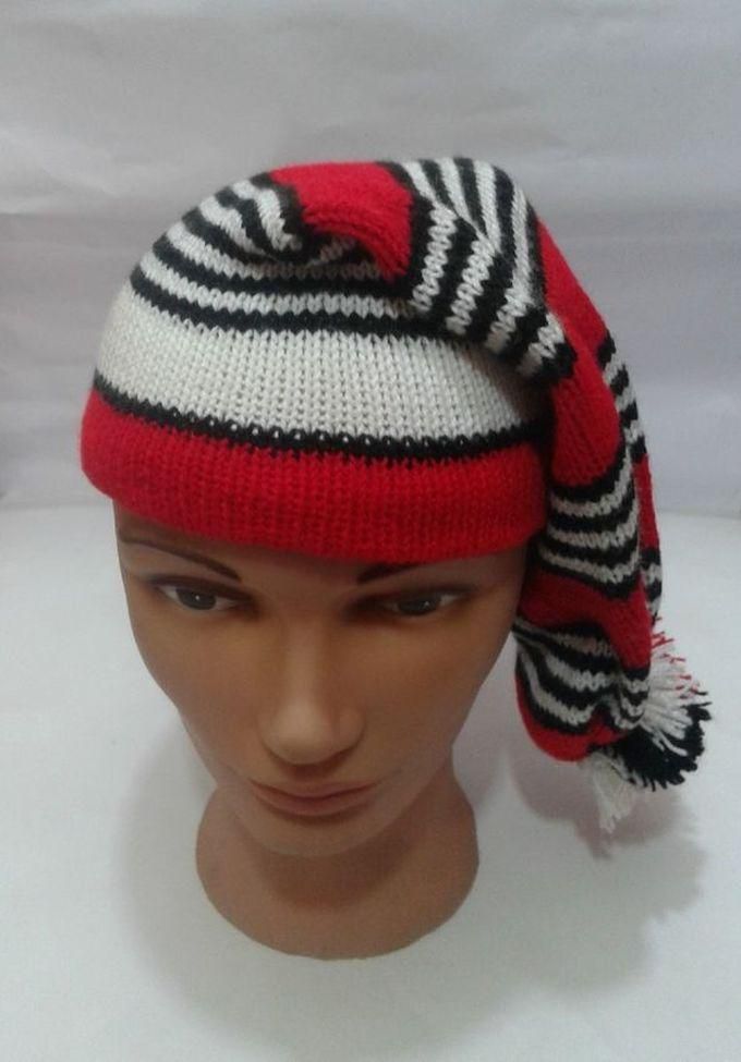 Natives Knitted Traditional Cap - Red/Black