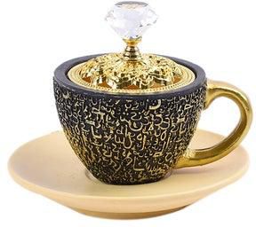 مبخرة من السيراميك مع غطاء بتصميم فنجان شاي منقوش بحروف عربية أسود/ذهبي 15x10x15سنتيمتر