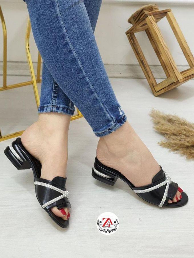 Low Heeled Slippers
