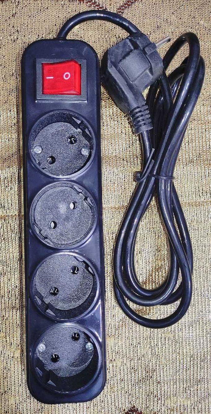 Electric Switch - 4 Sockets -2M Black