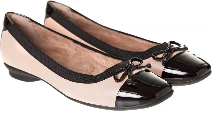 Clarks 26105699 Candra Glow Ballet Flats for Women - 7 US, Nude Leather