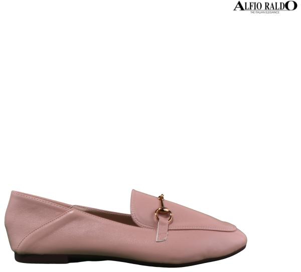 Alfio Raldo di Classe Closed Toe Loafers with Gold Finishing (Pink)