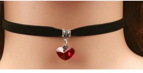 Fakurma Velvet Choker Necklace with Crystal Heart Charm