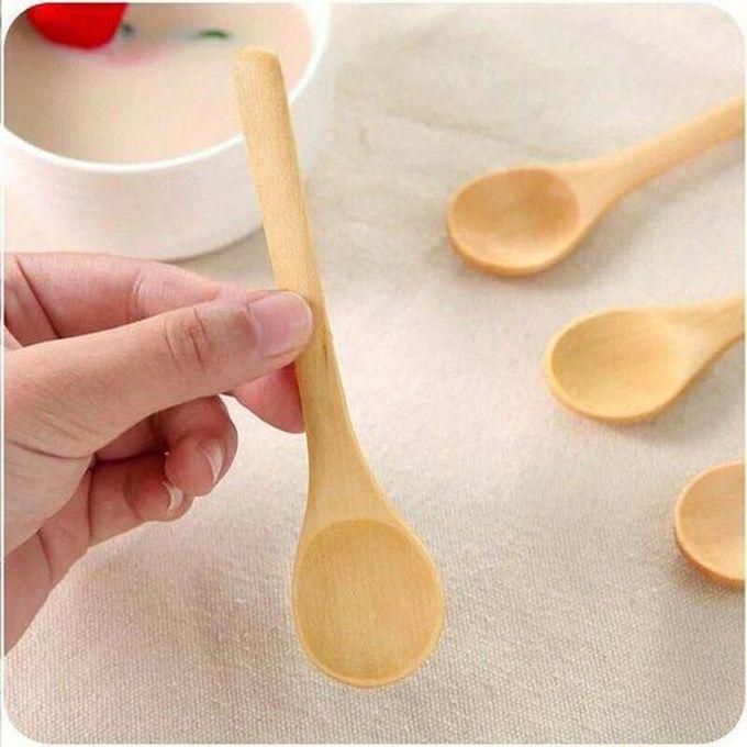 A Pack Of A Small Wooden Spoons 6 PCS
