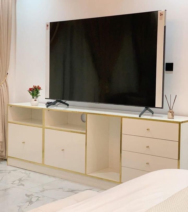 Elegant TV Stand with Drawers and High Gloss/Matt HDF