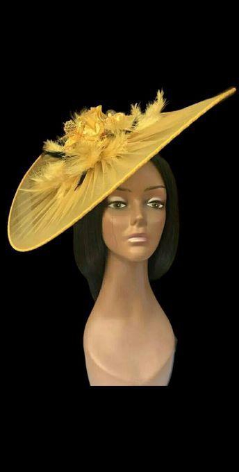 Fascinator With Gold Design