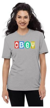 تيشيرت بي تي إس بطبعة كلمة "Obey" رمادي