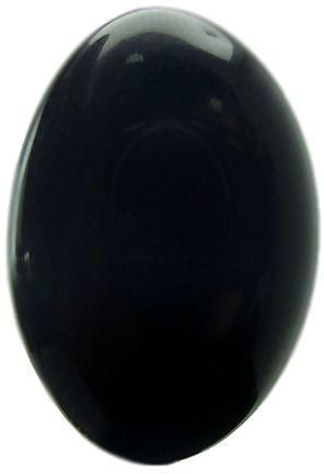 حجر عقيق يماني أسود اللون بوزن 17 قيراط مناسب للخواتم الرجالية