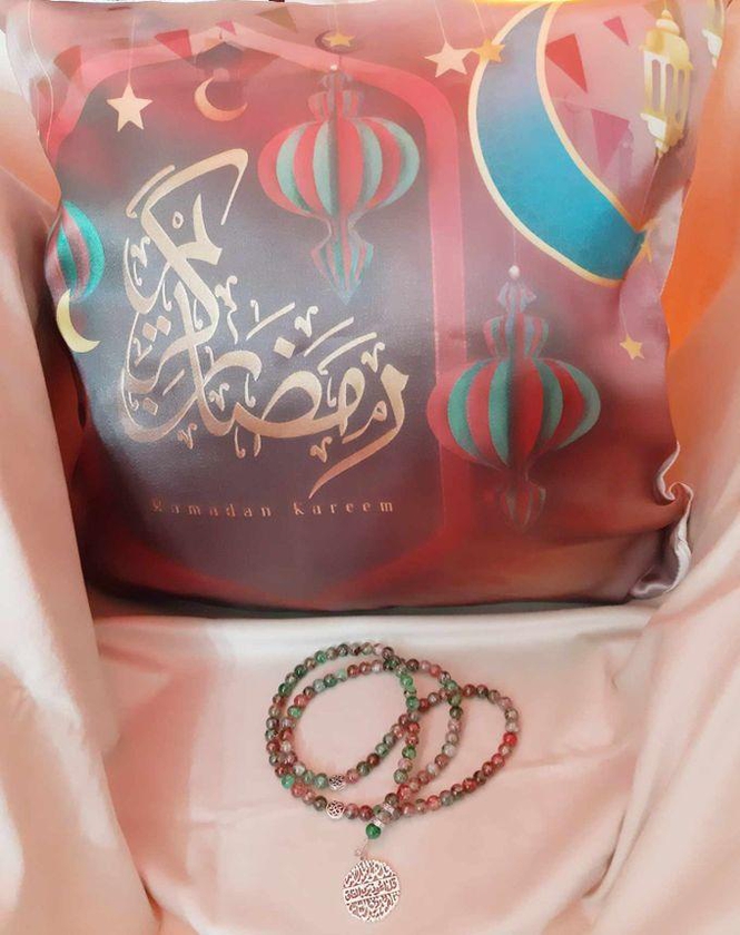 RA accessories طقم وسادة ستان وسبحة شبه عقيق متعدد الالوان (هدية رمضان) الوسادة - 40*40 و السبحه 99 حبة
