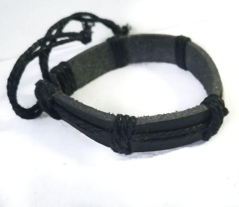 Fashion Black Leather Bracelet With String Dividers