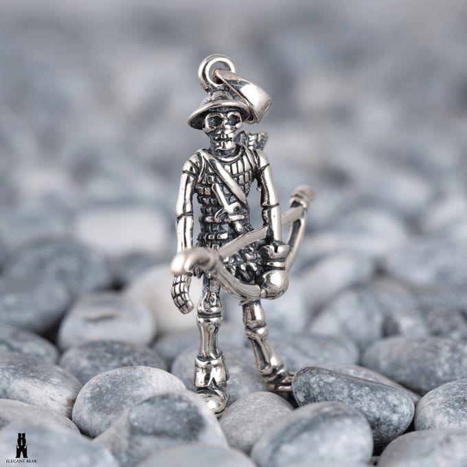 Elegant Bear دلاية الجندي مع السهم من الفضه الاسترليني 925
