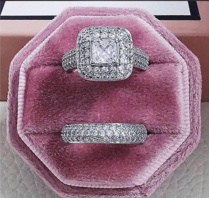 Ivon 18 Karat Bold Gold Non Fade Wedding Ring Set