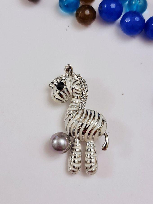 The Cute Zebra And Pearl Silver Brooch & Clothes Pin
