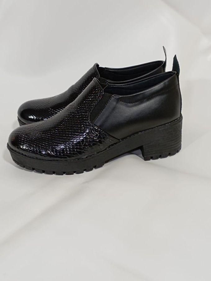 Women Shinny Leather Shoes- Black
