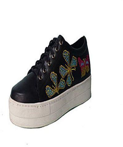 Generic Embroidered Sneakers - Black