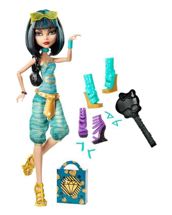 Mattel Monster High Cleo De Nile Doll & Shoe Collection